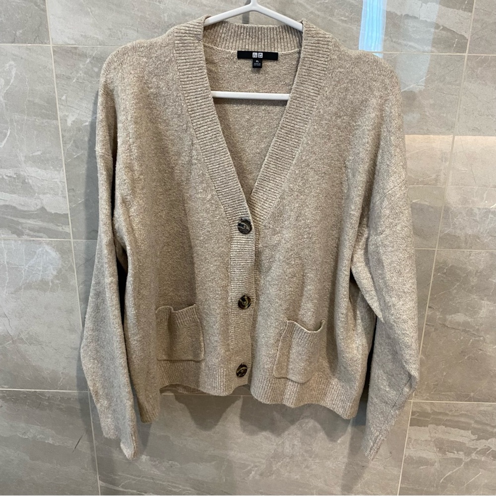 Uniqlo Souffle Yarn Short Cardigan